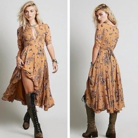 Free People Dresses & Skirts - Free People Bonnie Keyhole Butterfly Print Midi Dress - 4